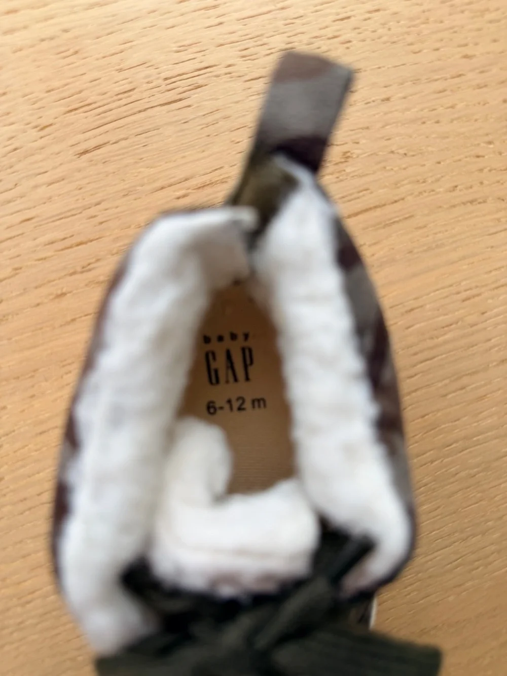 Gap Baby / Toddler Camo Hi-Top Sherpa Sneakers- size 6-12 months